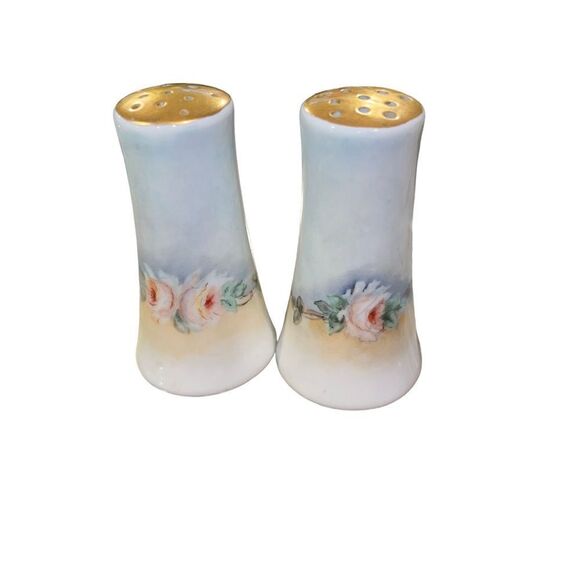 Vintage Mid Century made in Japan rose salt and pepper shakers with gold tops - Picture 6 of 10